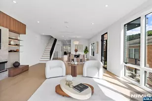 25 Leary Ln, Edgewater, NJ 07020 - Photo 9