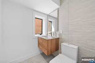 27 Leary Ln, Edgewater, NJ 07020 - Photo 23