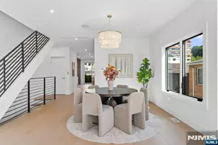 27 Leary Ln, Edgewater, NJ 07020 - Photo 11