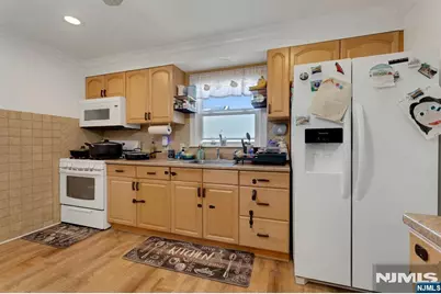47 Emma Place, Clifton, NJ 07013 - Photo 7
