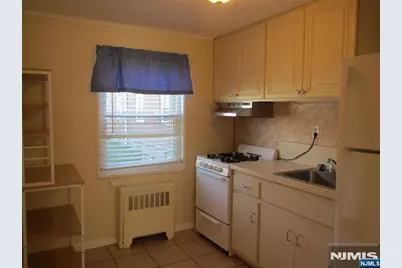 110 Hastings Avenue 110 #110, Rutherford, NJ 07070 - Photo 5