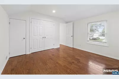 707 Chadwick Drive, Paramus, NJ 07652 - Photo 21