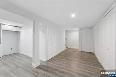 707 Chadwick Drive, Paramus, NJ 07652 - Photo 25