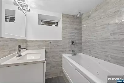 707 Chadwick Drive, Paramus, NJ 07652 - Photo 27