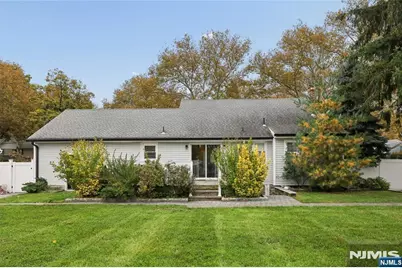 707 Chadwick Drive, Paramus, NJ 07652 - Photo 37