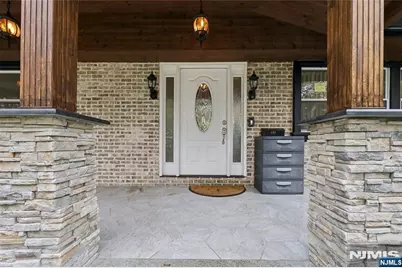 707 Chadwick Drive, Paramus, NJ 07652 - Photo 3