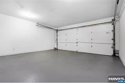 16 E Kinney Street, Newark, NJ 07102 - Photo 29