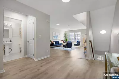 16 E Kinney Street, Newark, NJ 07102 - Photo 15