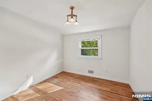 7 Tanglewood Dr, Livingston, NJ 07039 - Photo 19