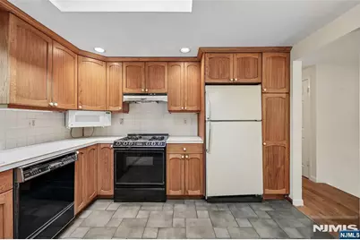 7 Tanglewood Drive, Livingston, NJ 07039 - Photo 9