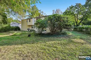 7 Tanglewood Dr, Livingston, NJ 07039 - Photo 29