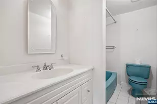 7 Tanglewood Dr, Livingston, NJ 07039 - Photo 21
