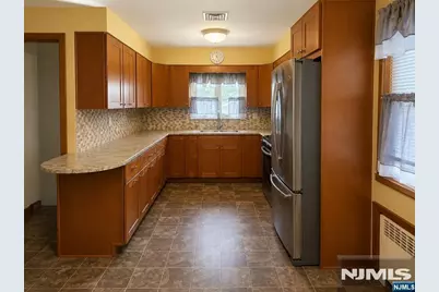 16 Jackson Avenue, South Hackensack Township, NJ 07606 - Photo 19