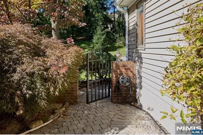 30 Litchult Lane, Mahwah, NJ 07430 - Photo 3