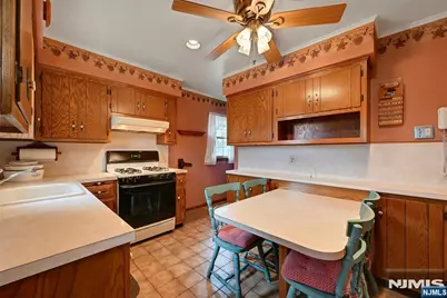 59 Chestnut Avenue, Rochelle Park Township, NJ 07662 - Photo 7