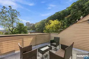 21 Yorkview Dr B6, Edgewater, NJ 07020 - Photo 15