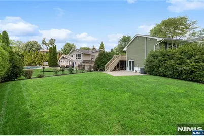 377 Chelsea Street, Paramus, NJ 07652 - Photo 29