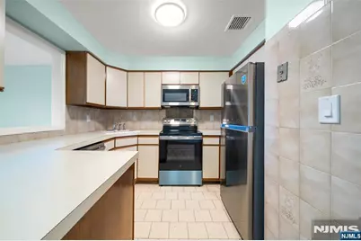 6409 Liberty I2 #i2, North Bergen, NJ 07047 - Photo 7