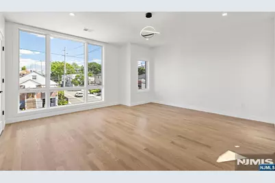 503 Saint Pauls Avenue, Cliffside Park, NJ 07010 - Photo 25