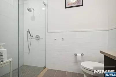 9 Somerset Lane 605 #605, Edgewater, NJ 07020 - Photo 13