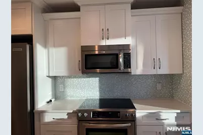 100 Carlyle 12Jn #12JN, Cliffside Park, NJ 07010 - Photo 3