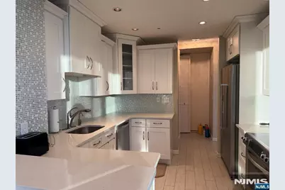 100 Carlyle 12Jn #12JN, Cliffside Park, NJ 07010 - Photo 17