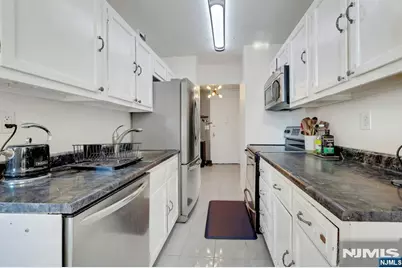 300 Winston Drive 920 #920, Cliffside Park, NJ 07010 - Photo 17
