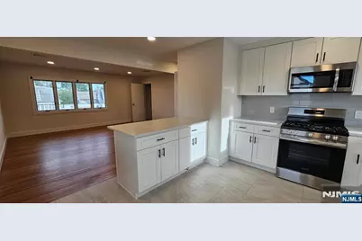 2 3rd Street 2 #2, Elmwood Park, NJ 07407 - Photo 3