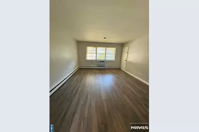 325 Essex Street I #I, Hackensack, NJ 07601 - Photo 3