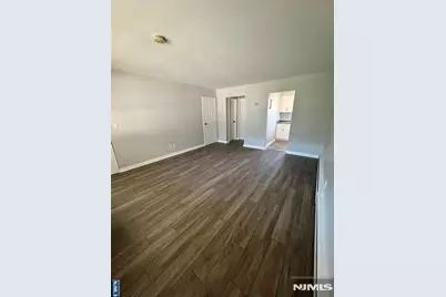 325 Essex Street I #I, Hackensack, NJ 07601 - Photo 5