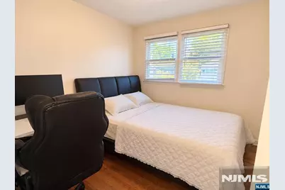 93 Hillside Avenue, Hasbrouck Heights, NJ 07604 - Photo 9