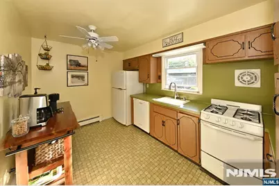 124 Woodland Avenue, Maywood, NJ 07607 - Photo 5