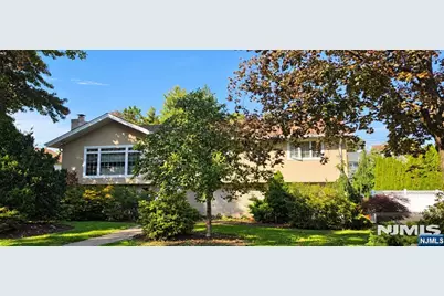 34 Carol Drive, Englewood Cliffs, NJ 07632 - Photo 1