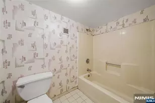 5 Linden Street 2I, Hackensack, NJ 07601 - Photo 15