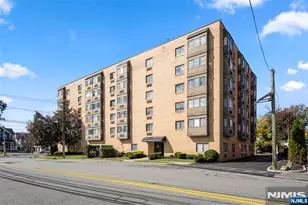 5 Linden Street 2I, Hackensack, NJ 07601 - Photo 1