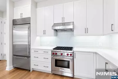 3 Somerset Lane 504 #504, Edgewater, NJ 07020 - Photo 7