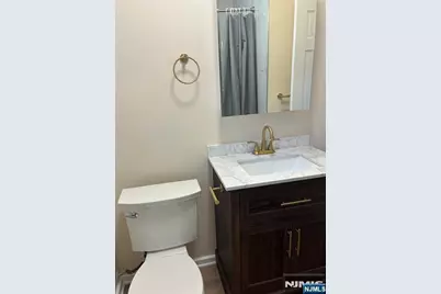 90 Bergen Avenue 2nd Floor #2nd floor, Ridgefield Park, NJ 07660 - Photo 11