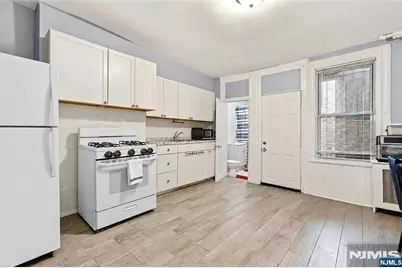 72 1/2 Summer Avenue, Newark, NJ 07104 - Photo 13
