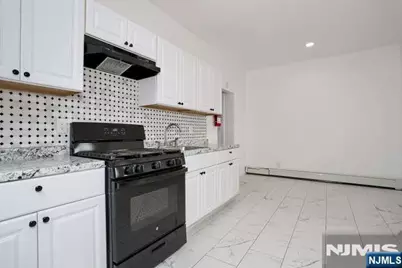 7 Farnham Avenue, Garfield, NJ 07026 - Photo 5