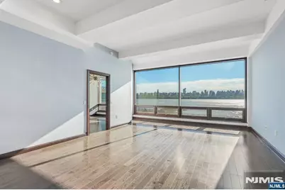 9 Somerset 209 #209, Edgewater, NJ 07020 - Photo 3