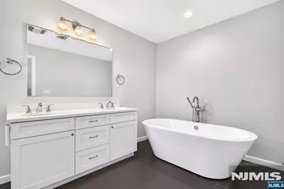 347 4th Street A #A, Palisades Park, NJ 07650 - Photo 19