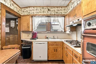 93 Stoughton Street, Bergenfield, NJ 07621 - Photo 7