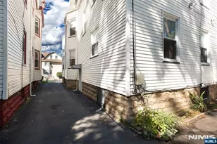 108 Arlington Ave, East Orange, NJ 07018 - Photo 15