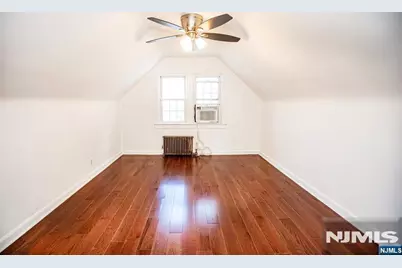 218 Hickory Avenue, Bergenfield, NJ 07621 - Photo 17