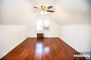 218 Hickory Ave, Bergenfield, NJ 07621 - Photo 17