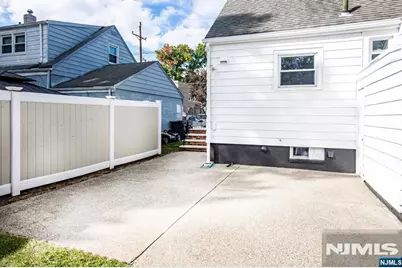 218 Hickory Avenue, Bergenfield, NJ 07621 - Photo 23