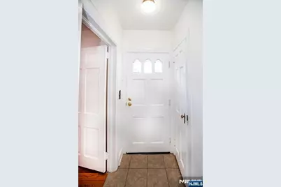 218 Hickory Avenue, Bergenfield, NJ 07621 - Photo 3