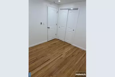 322 Roosevelt Avenue, Lyndhurst Township, NJ 07071 - Photo 13