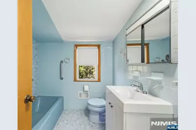 454 Lasalle Avenue, Hasbrouck Heights, NJ 07604 - Photo 15