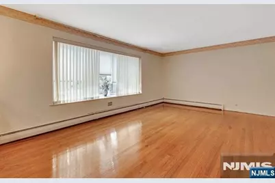 32 Clinton Lane, Wayne, NJ 07470 - Photo 5